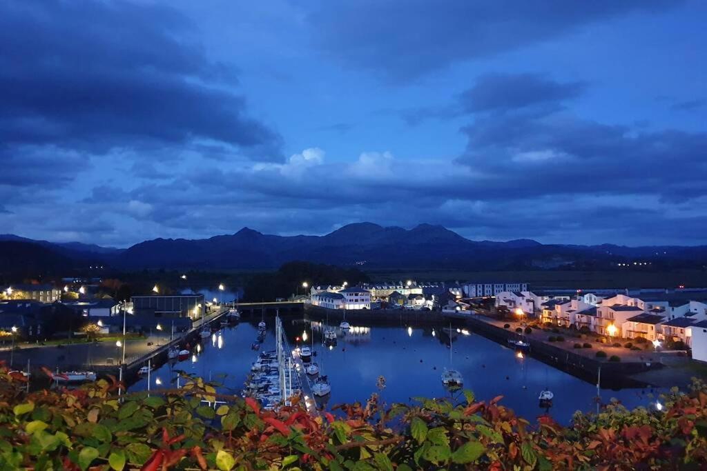 Porthmadog Harbour Town - High Street Apartment. Luaran gambar